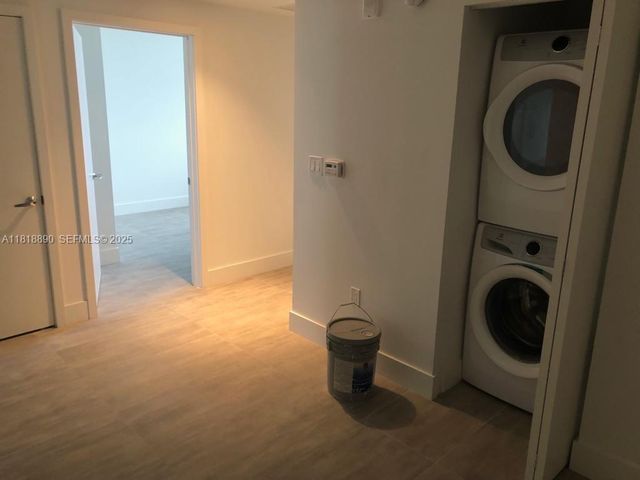 16385 Biscayne Boulevard 1005, North Miami Beach, FL 33160