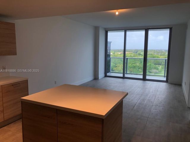 16385 Biscayne Boulevard 1005, North Miami Beach, FL 33160