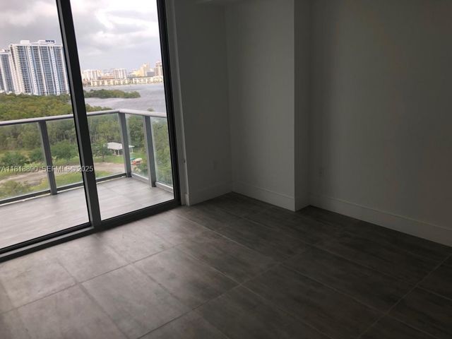 16385 Biscayne Boulevard 1005, North Miami Beach, FL 33160