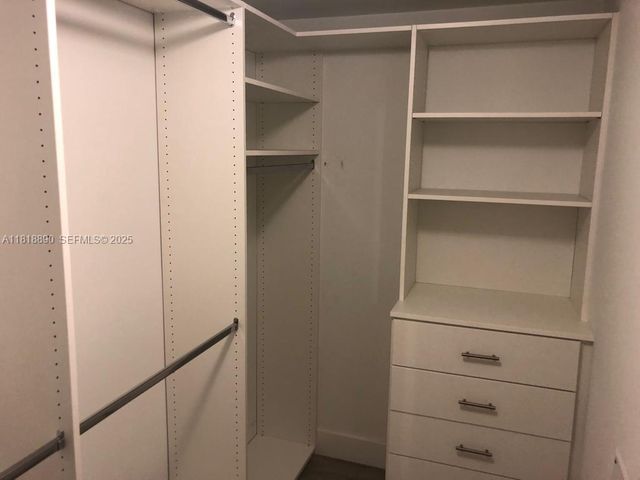 16385 Biscayne Boulevard 1005, North Miami Beach, FL 33160