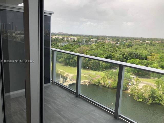 16385 Biscayne Boulevard 1005, North Miami Beach, FL 33160