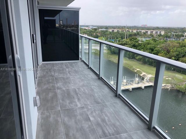 16385 Biscayne Boulevard 1005, North Miami Beach, FL 33160