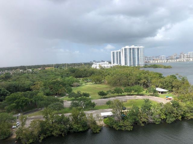 16385 Biscayne Boulevard 1005, North Miami Beach, FL 33160