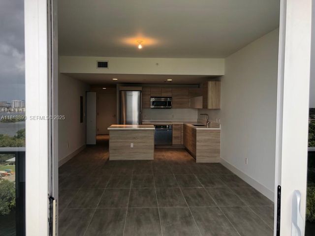 16385 Biscayne Boulevard 1005, North Miami Beach, FL 33160
