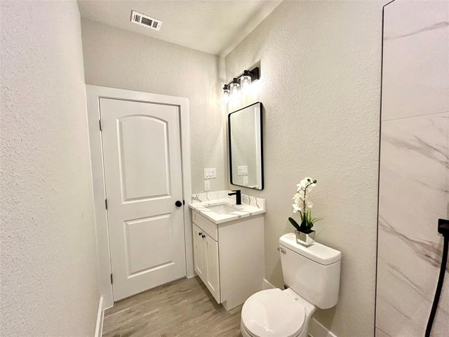 113 E Keomuku LN, Bastrop, TX 78602