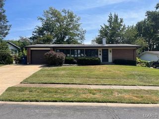 1610 Horseshoe Drive, Florissant, MO 63033