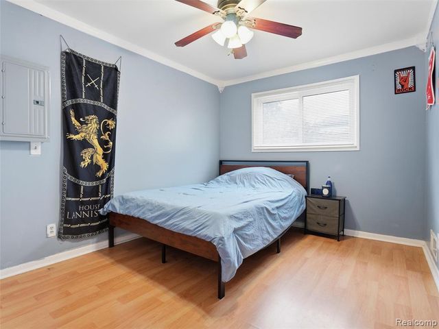 21601 Parkway Street, Saint Clair Shores, MI 48082