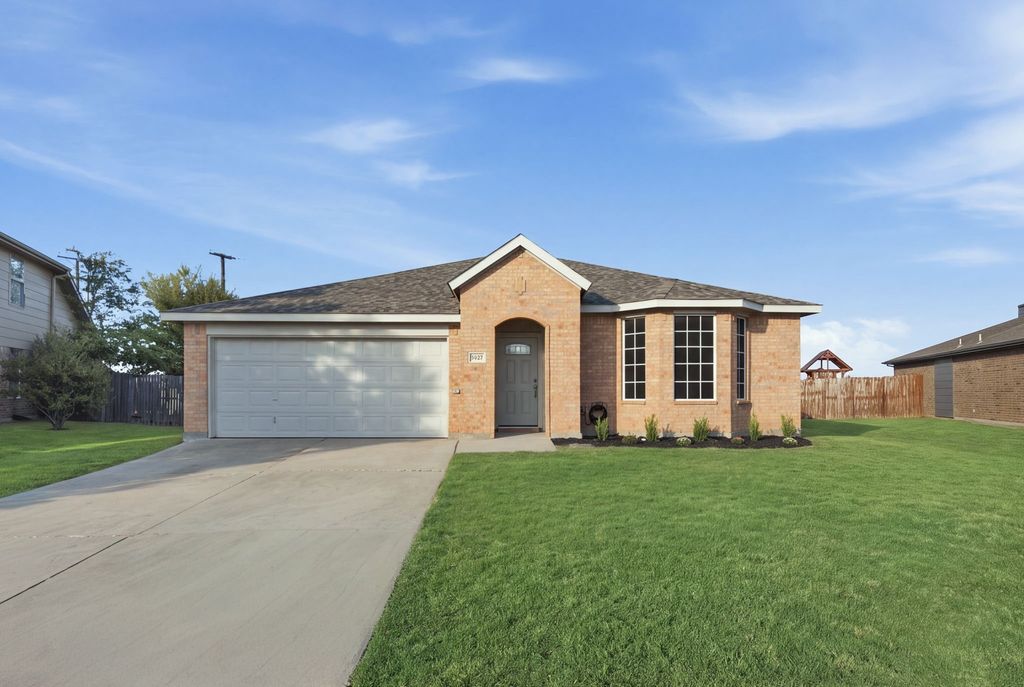 1627 Sequoia Drive, Krum, TX 76249