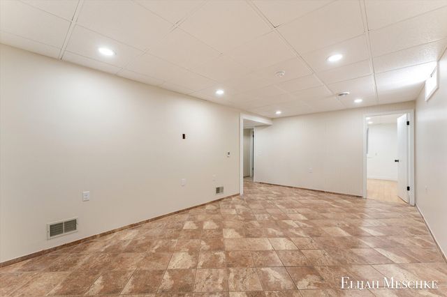 4648 Flying Eagle Drive Se, City Of Kentwood, MI 49548
