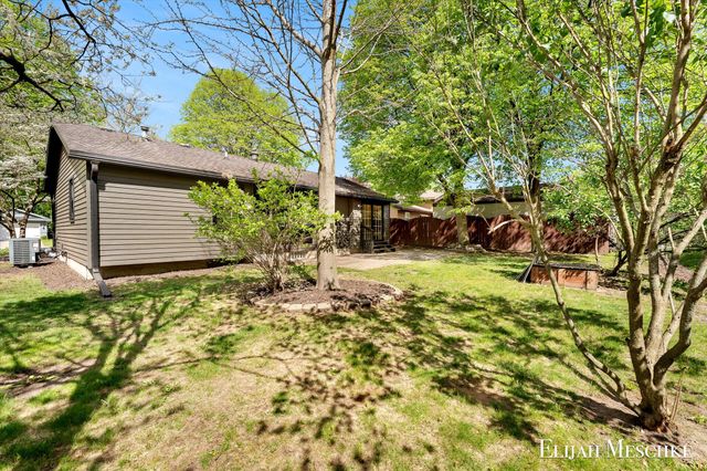 4648 Flying Eagle Drive Se, City Of Kentwood, MI 49548