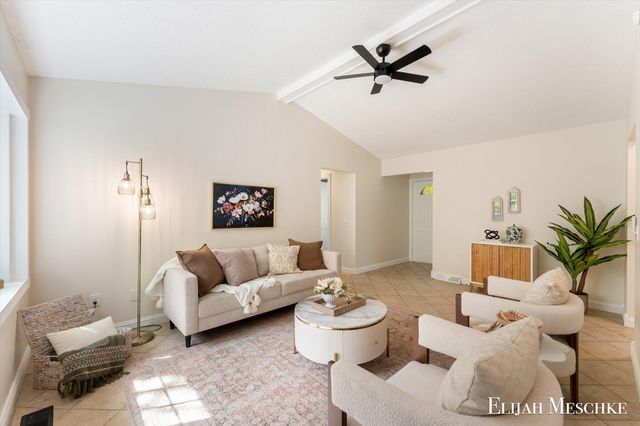 4648 Flying Eagle Drive Se, City Of Kentwood, MI 49548
