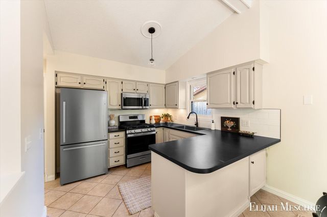 4648 Flying Eagle Drive Se, City Of Kentwood, MI 49548