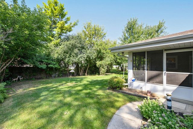 234 Millwood LANE, Waukesha, WI 53188