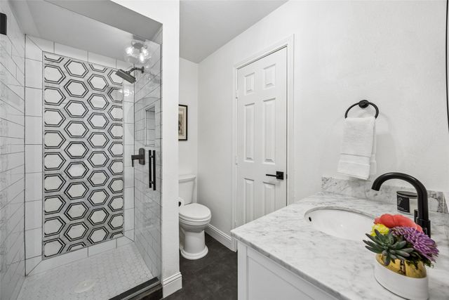 6833 Truxton Drive, Dallas, TX 75231