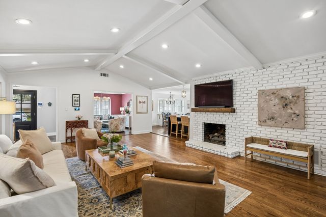 6833 Truxton Drive, Dallas, TX 75231