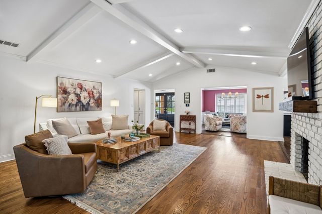 6833 Truxton Drive, Dallas, TX 75231