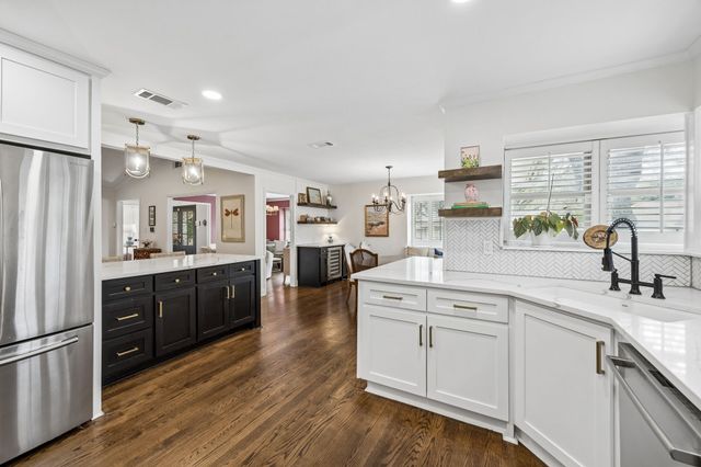 6833 Truxton Drive, Dallas, TX 75231