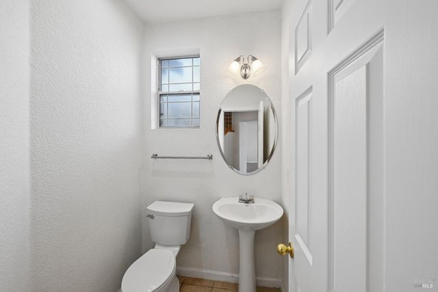 231 Roundhill Ct, Vacaville, CA 95687