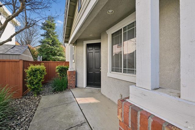 231 Roundhill Ct, Vacaville, CA 95687