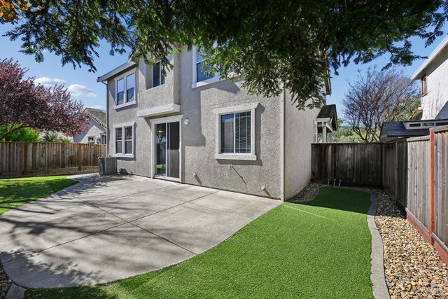 231 Roundhill Ct, Vacaville, CA 95687