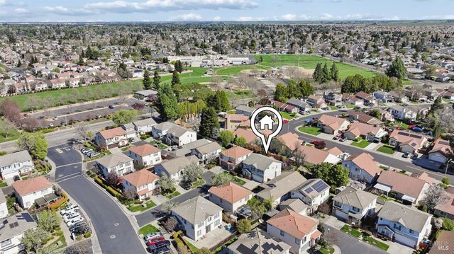 231 Roundhill Ct, Vacaville, CA 95687