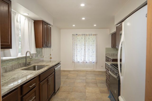 10025 Bronx Avenue, Skokie, IL 60077