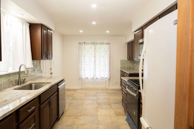 10025 Bronx Avenue, Skokie, IL 60077