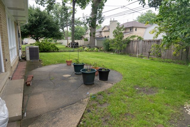 10025 Bronx Avenue, Skokie, IL 60077