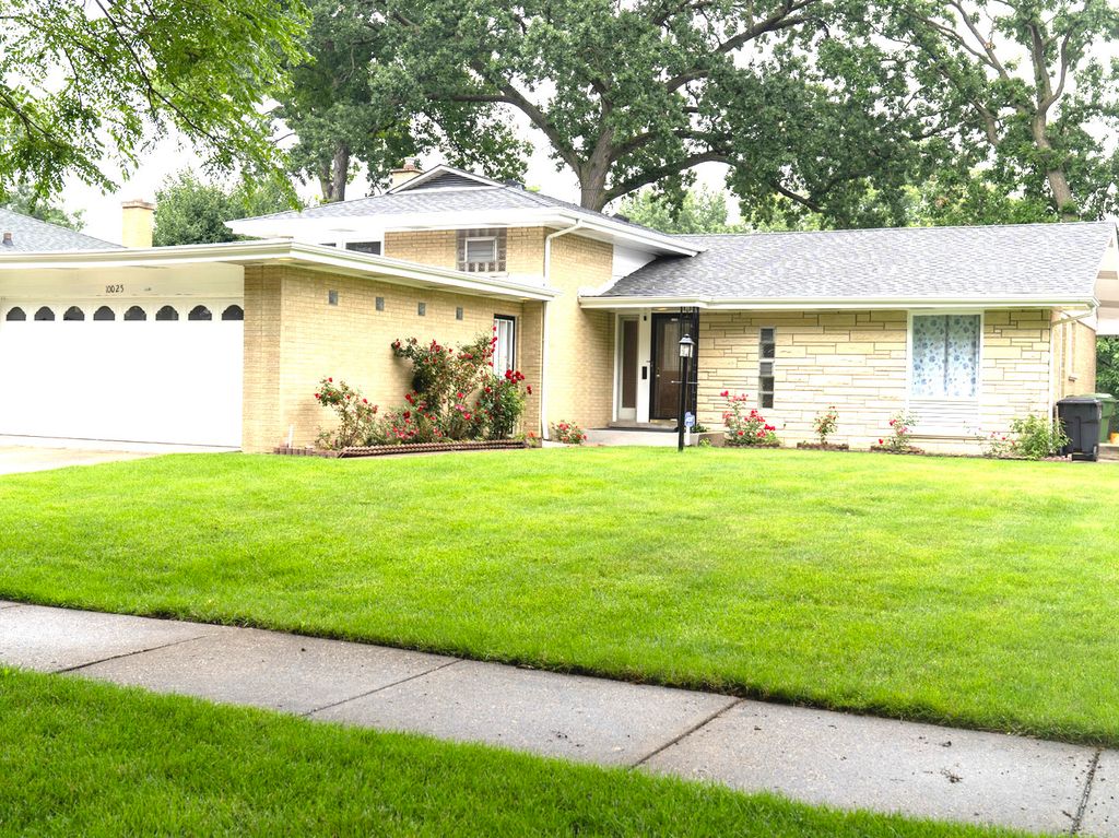 10025 Bronx Avenue, Skokie, IL 60077