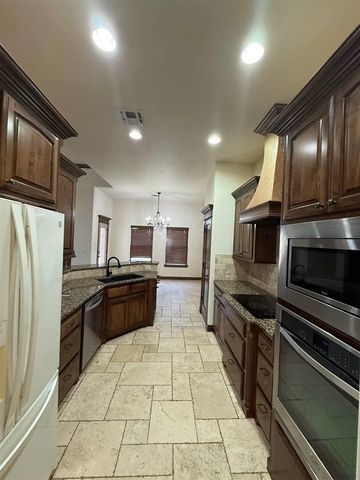 2604 SW 69th St, Lawton, OK 73505