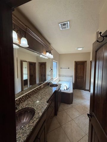 2604 SW 69th St, Lawton, OK 73505