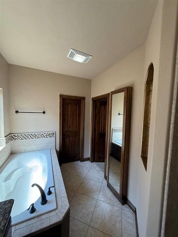 2604 SW 69th St, Lawton, OK 73505