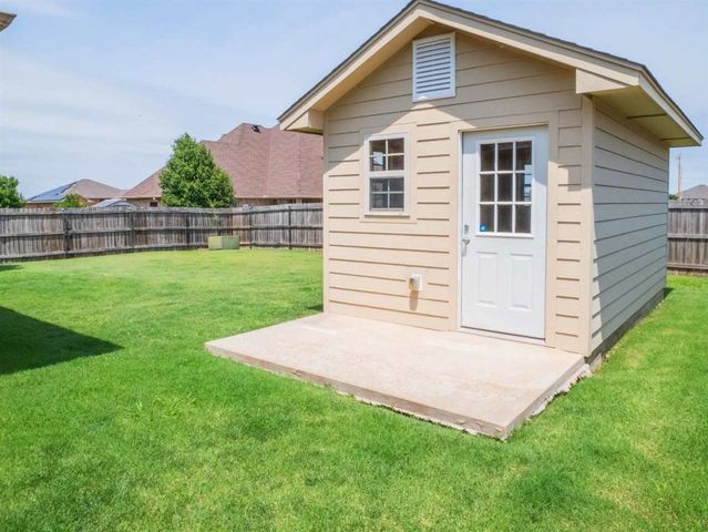 2604 SW 69th St, Lawton, OK 73505