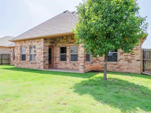 2604 SW 69th St, Lawton, OK 73505