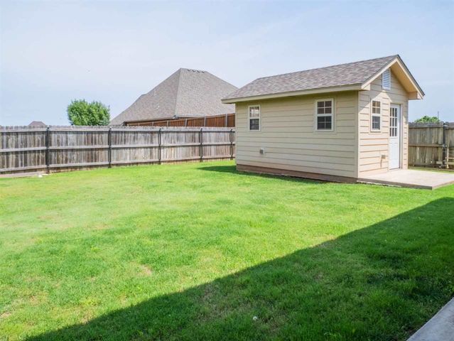 2604 SW 69th St, Lawton, OK 73505