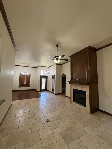 2604 SW 69th St, Lawton, OK 73505