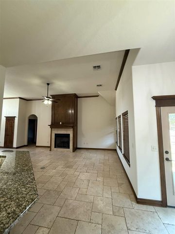 2604 SW 69th St, Lawton, OK 73505