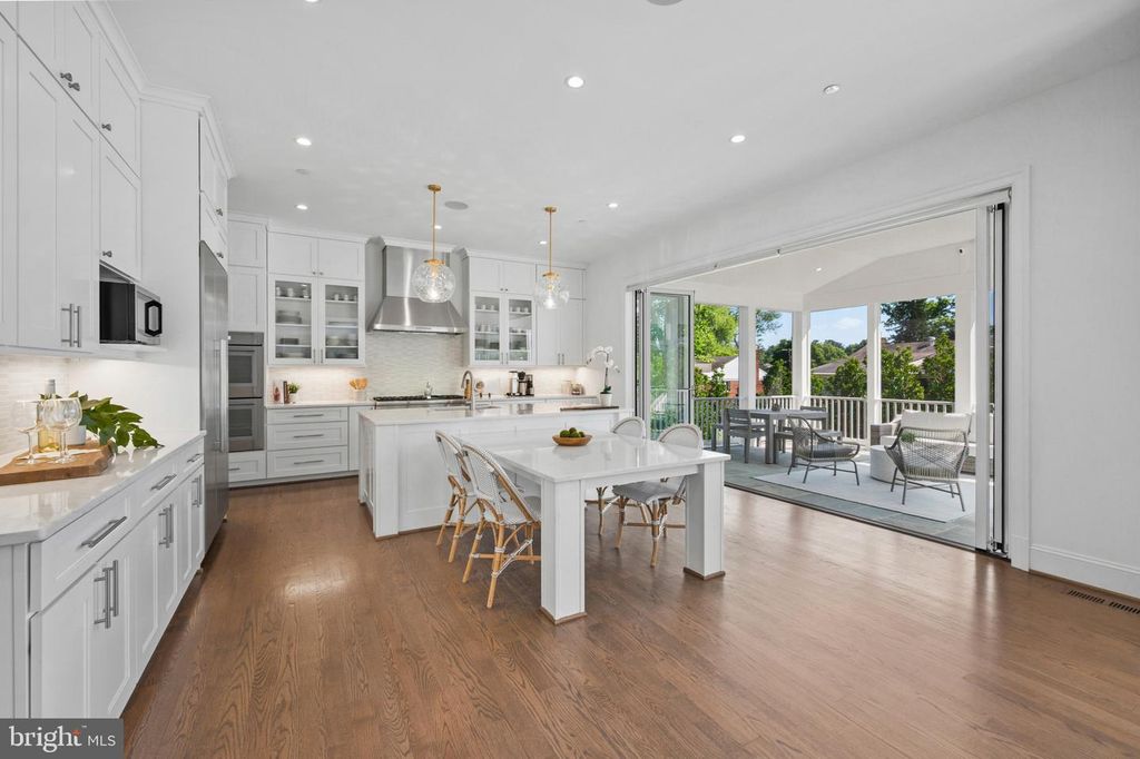 Image 14 of property listing at 7607 HEMLOCK ST, Bethesda, MD 20817