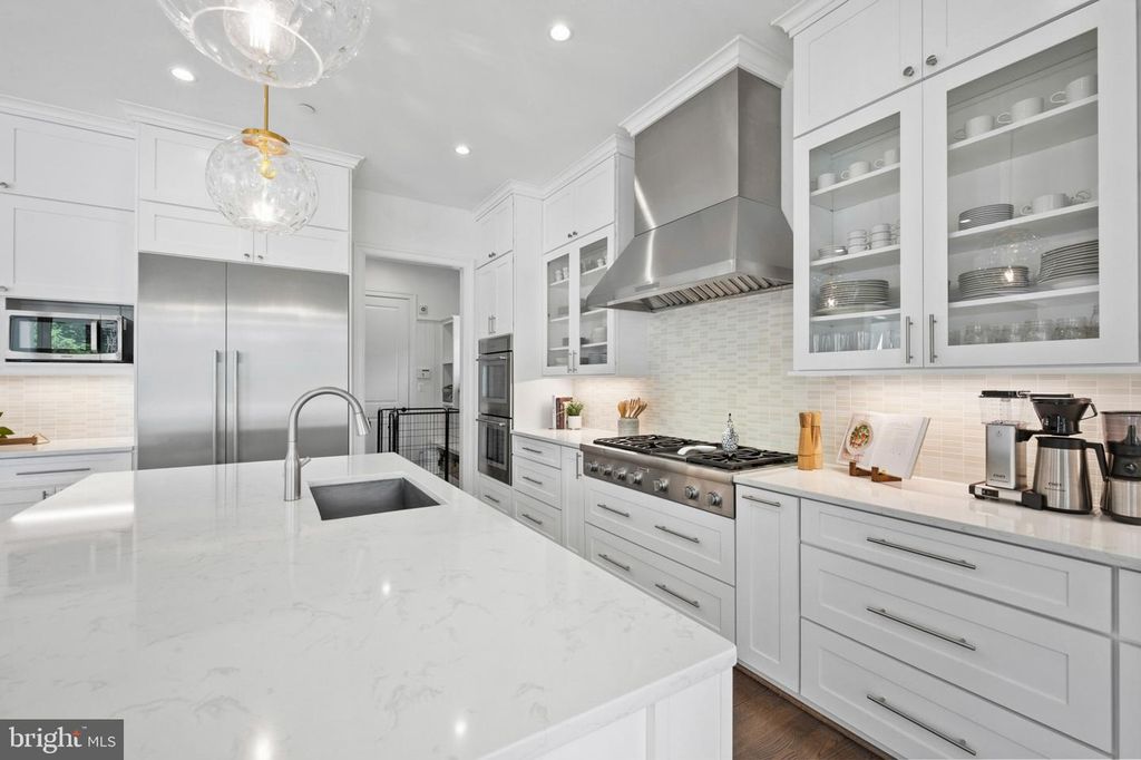 Image 19 of property listing at 7607 HEMLOCK ST, Bethesda, MD 20817