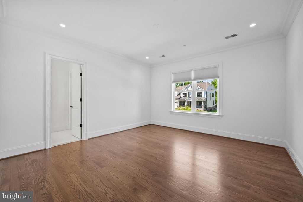 Image 51 of property listing at 7607 HEMLOCK ST, Bethesda, MD 20817