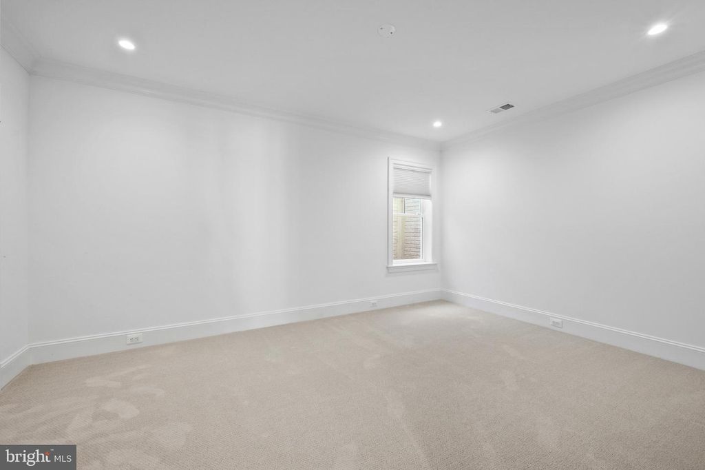 Image 62 of property listing at 7607 HEMLOCK ST, Bethesda, MD 20817