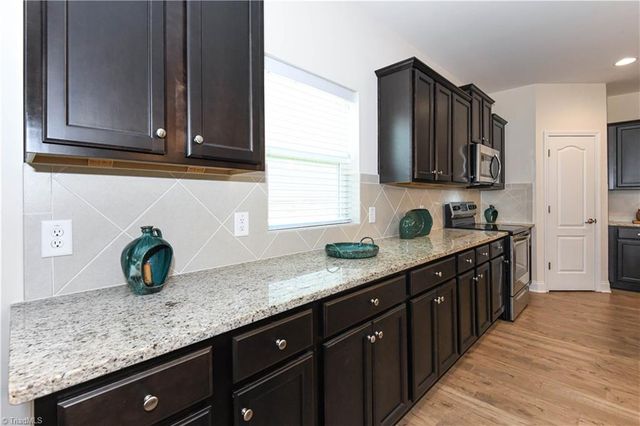 1629 Coopers Hawk Drive, Kernersville, NC 27284