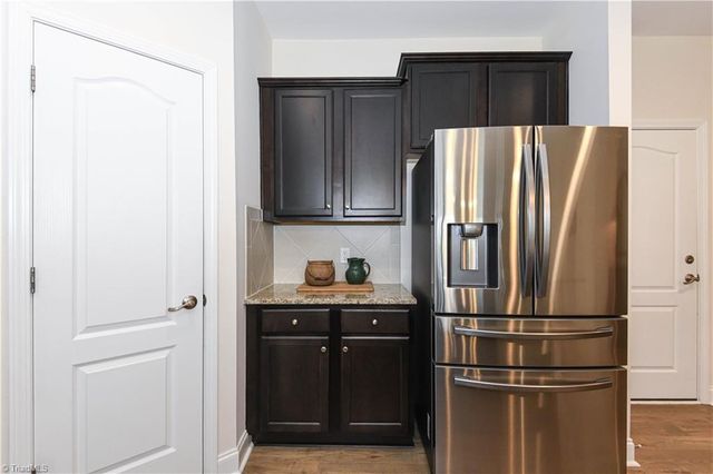 1629 Coopers Hawk Drive, Kernersville, NC 27284