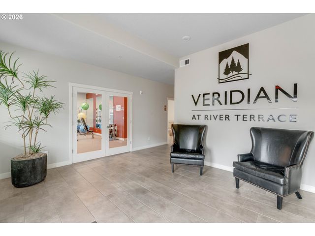 17124 Sw APPLEDALE Rd 401, Beaverton, OR 97007