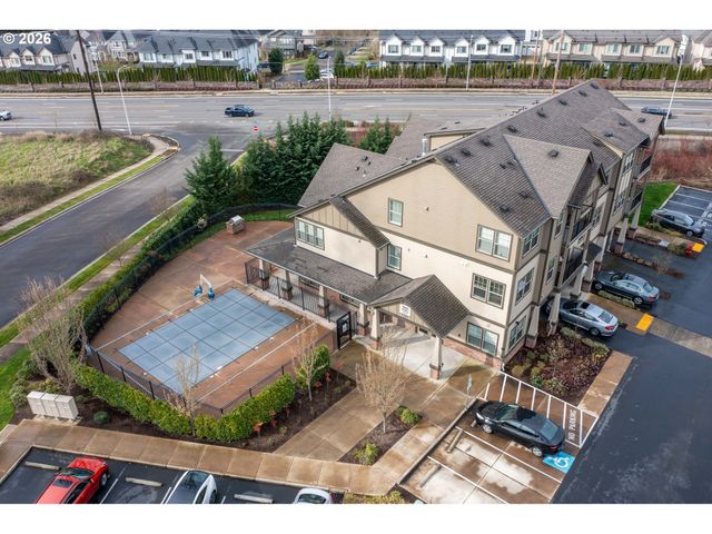 17124 Sw APPLEDALE Rd 401, Beaverton, OR 97007