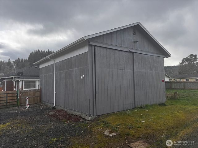 517 Water Street, South Bend, WA 98586