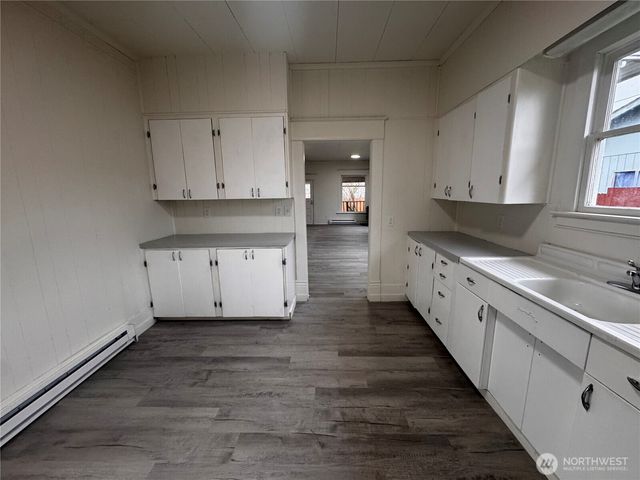 517 Water Street, South Bend, WA 98586