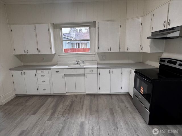 517 Water Street, South Bend, WA 98586