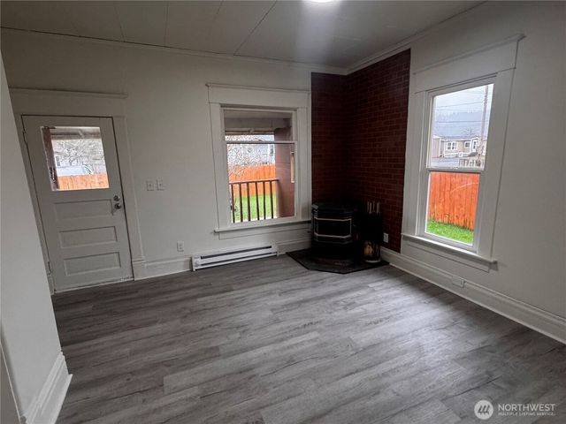 517 Water Street, South Bend, WA 98586