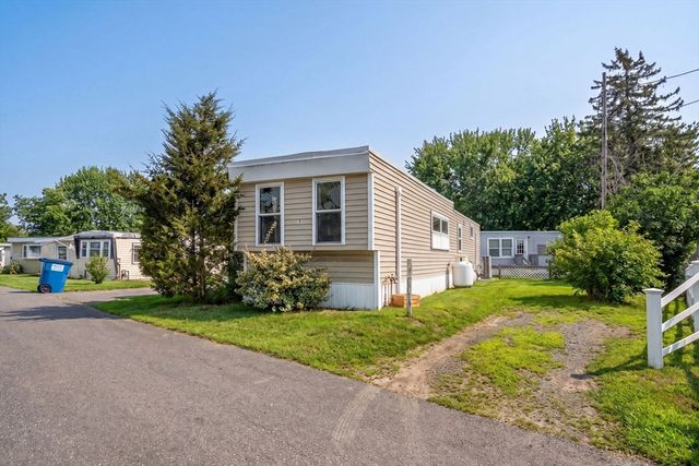 350 West Street 5, Ludlow, MA 01056